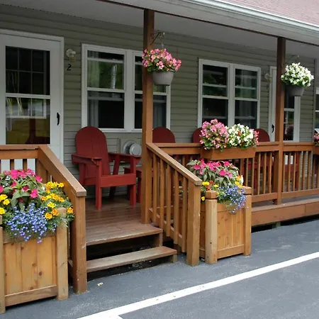 Country Cottages And Motel